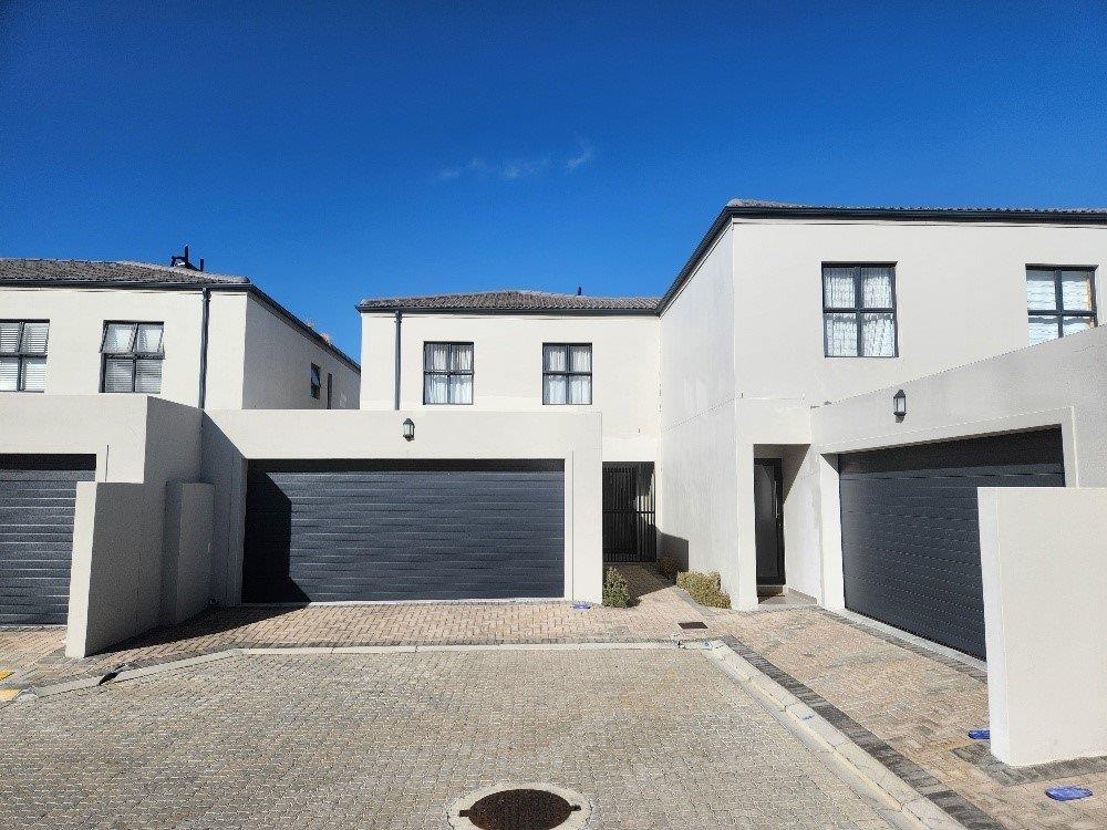 3 Bedroom House for sale in Parklands North P24114149505