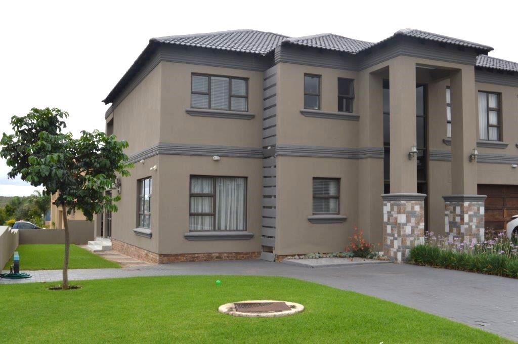 5 Bedroom House for sale in Woodhill Estate P24114218493