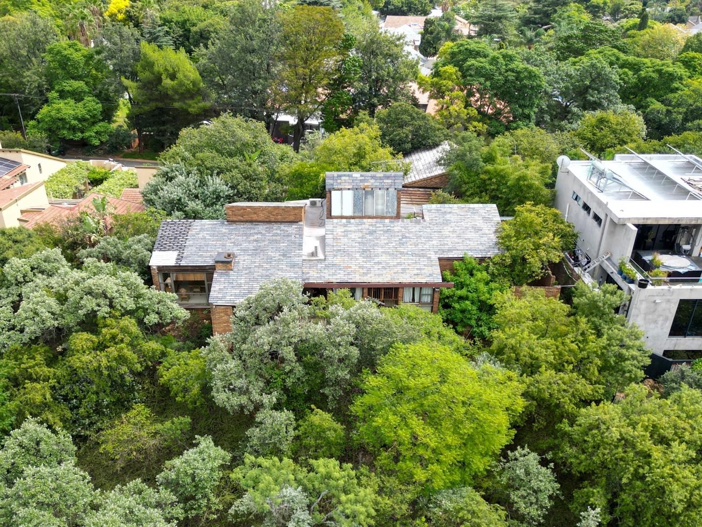 3 Bedroom House for sale in Bryanston East 200 Eccleston Crescent