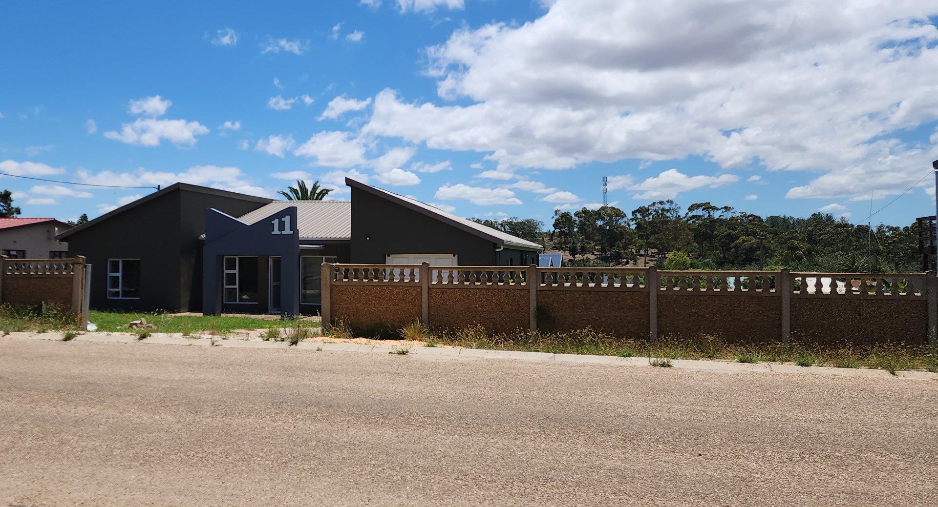 3 Bedroom House for sale in Albertinia P24114219560