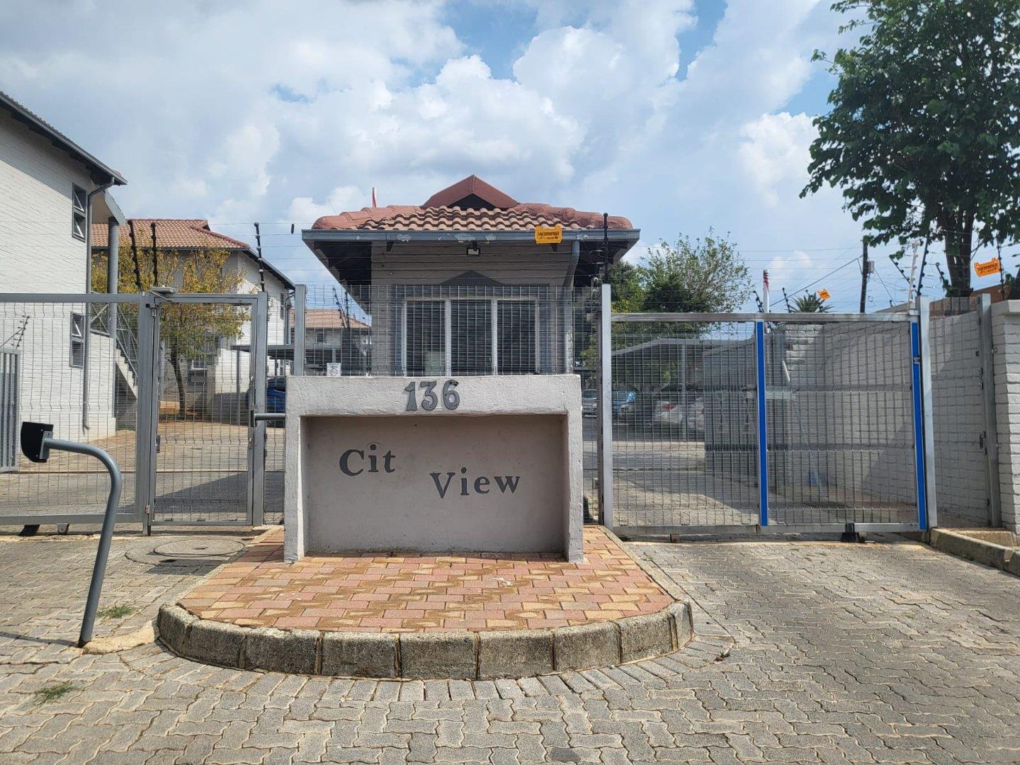 2 Bedroom Townhouse for sale in Moffat View 84 Citi View, 136