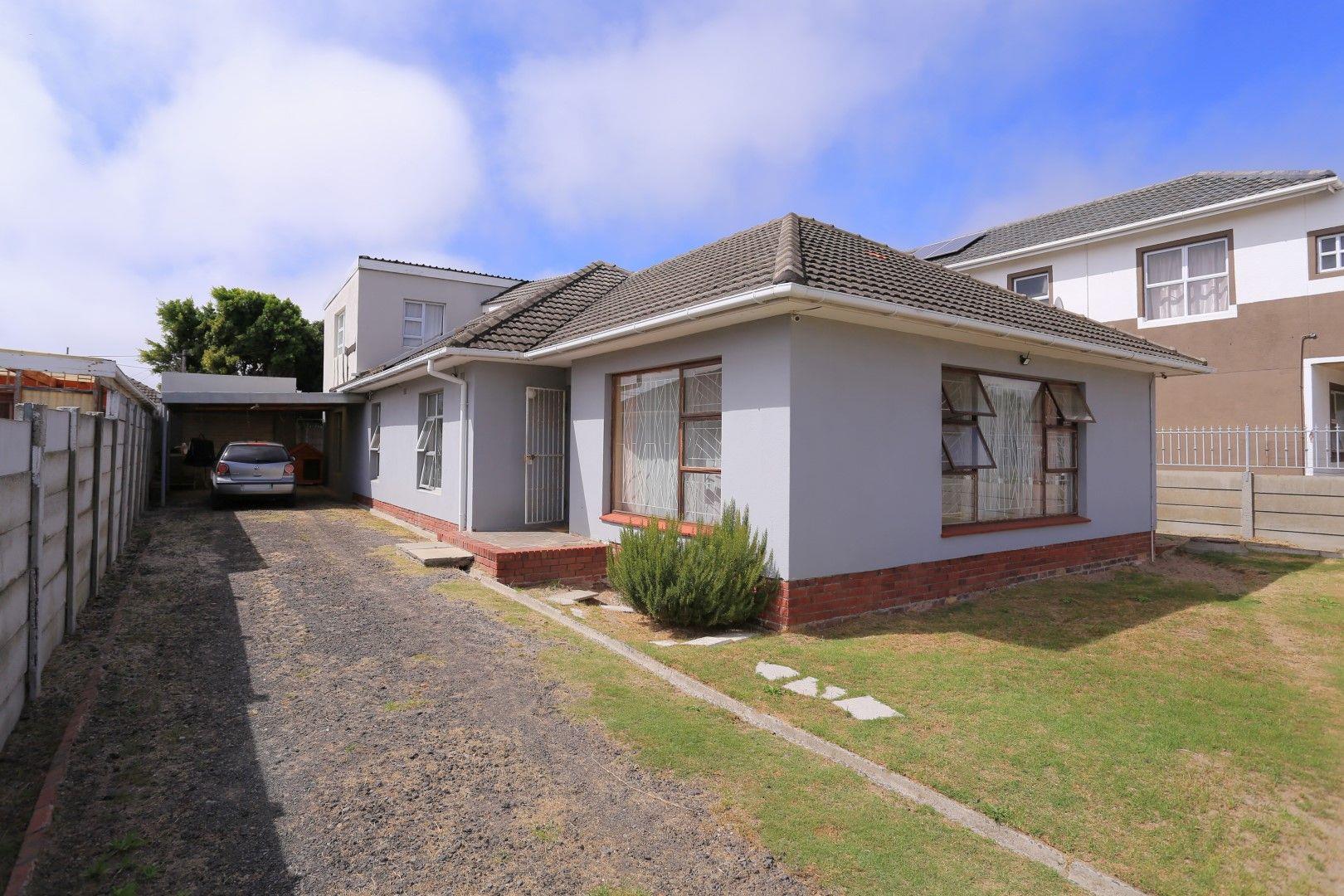 7 Bedroom House for sale in Retreat P24114221875