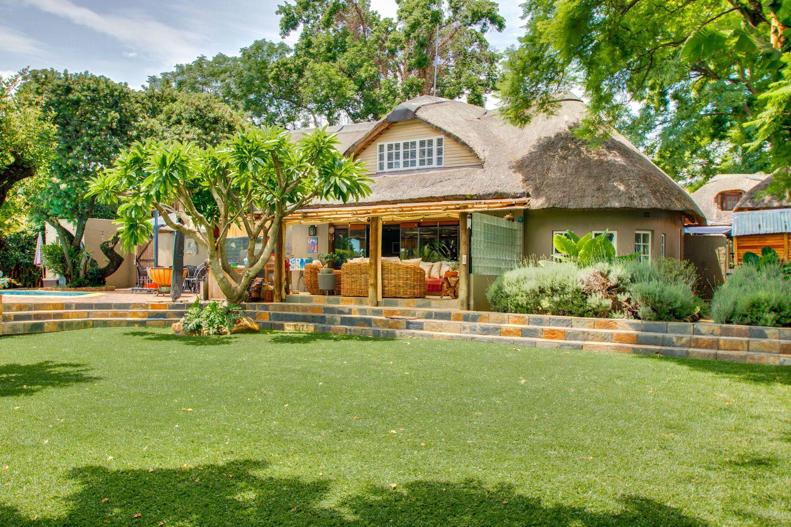 4 Bedroom House for sale in Northcliff P24113990283