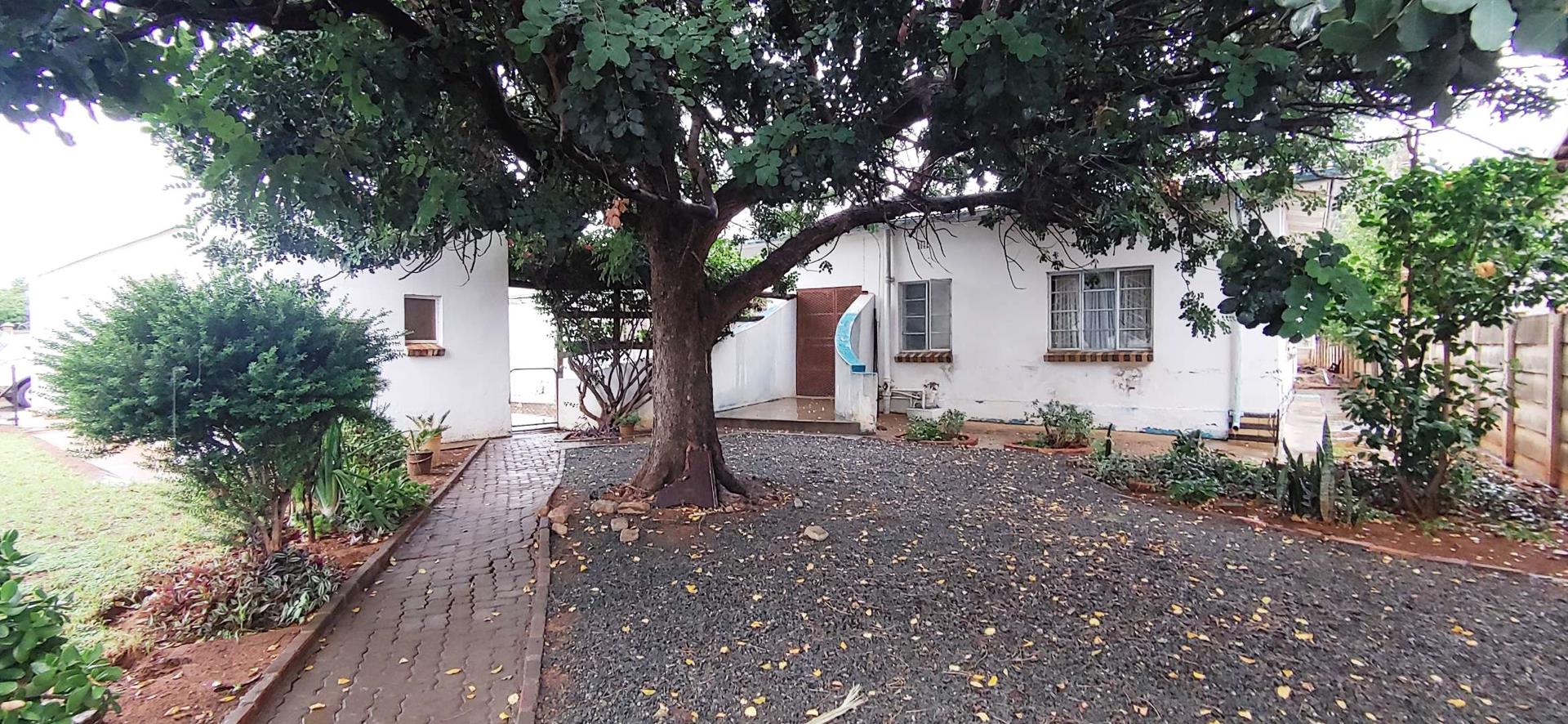 Verwoerdpark, Kimberley Property Property and houses for sale in Verwoerdpark, Kimberley