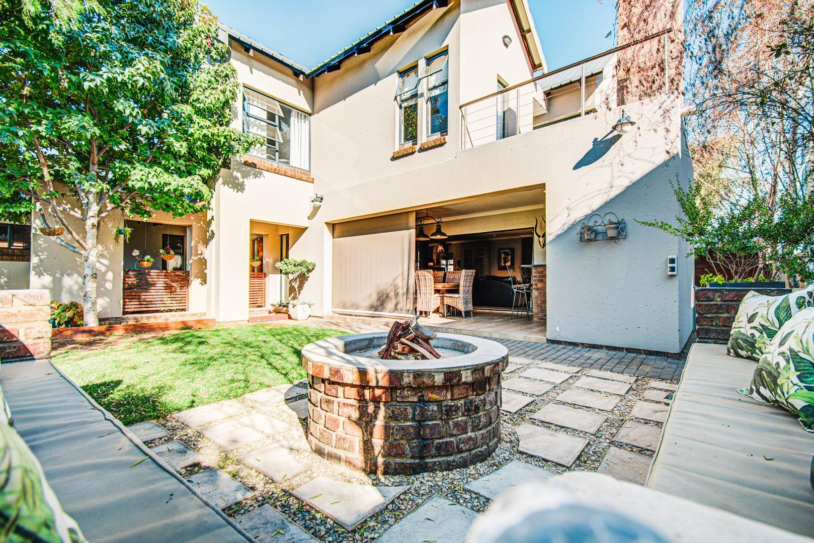 4 Bedroom House for sale in Glen Eagle Estate P24114223000