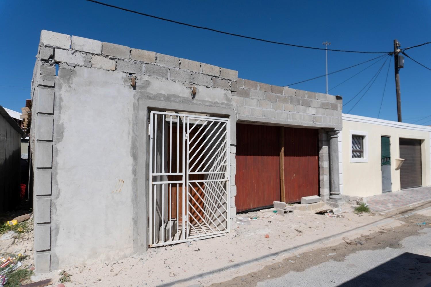 2 Bedroom House for sale in Fairdale P24114224668