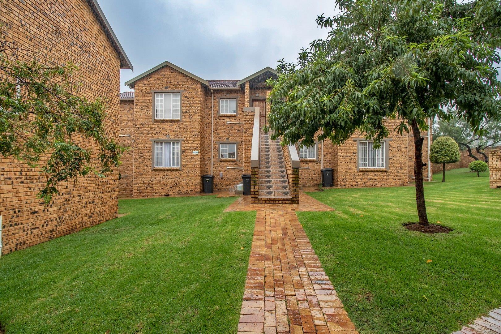 3 Bedroom Apartment / flat for sale in Strubensvallei Sovereign Rd 969 P24114223843