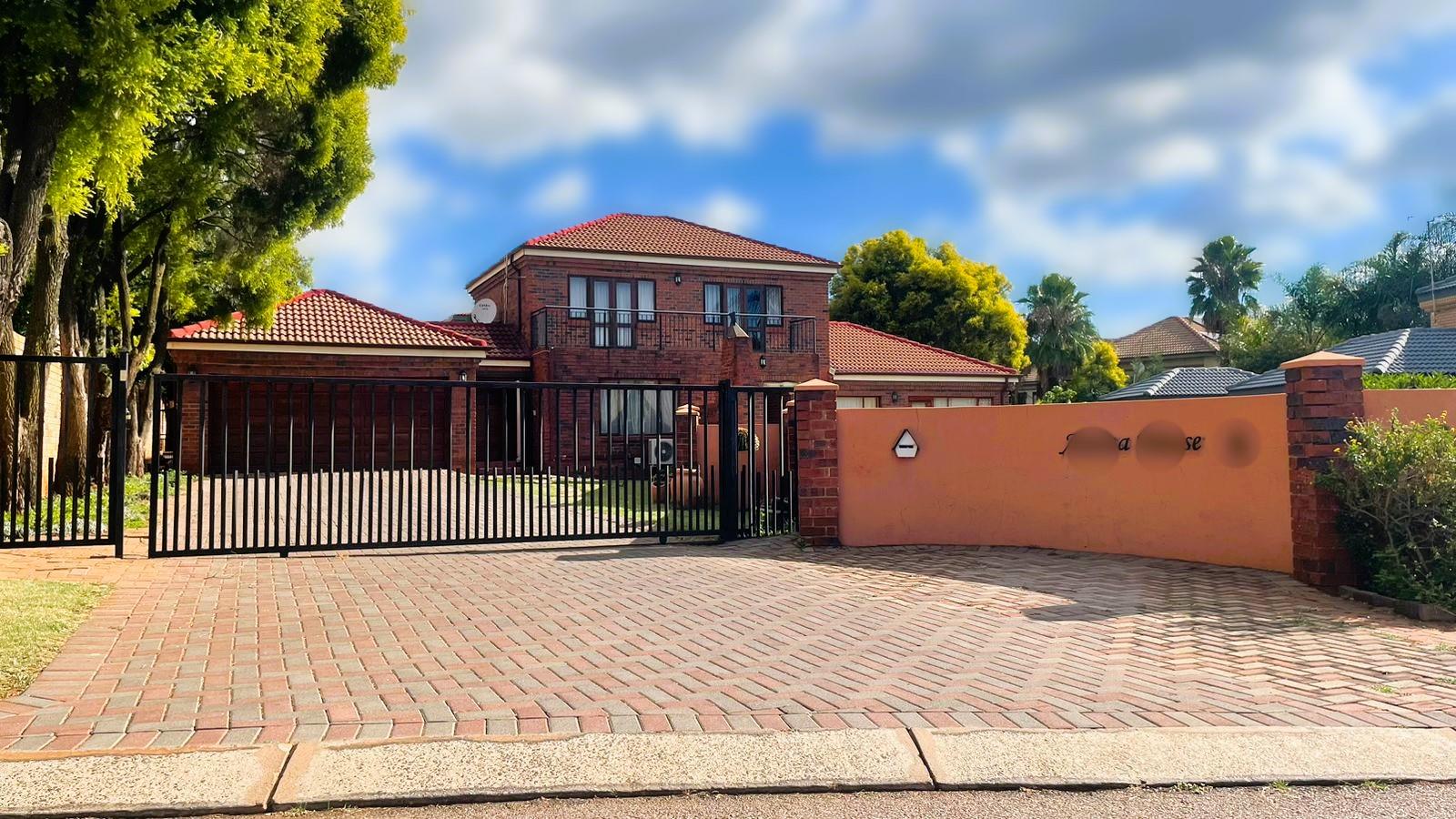 4 Bedroom House for sale in Eldo Glen P24114226417