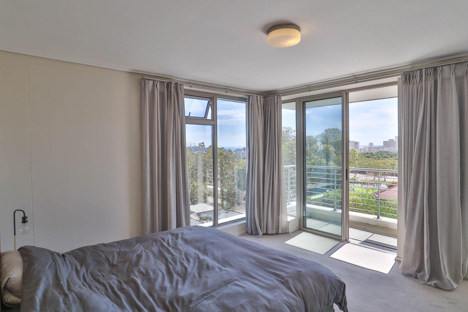 2 Bedroom Apartment / flat to rent in Green Point P24115121265