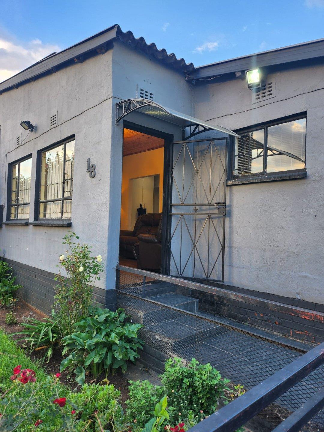 3 Bedroom House for sale in Eldorado Park P24114227615
