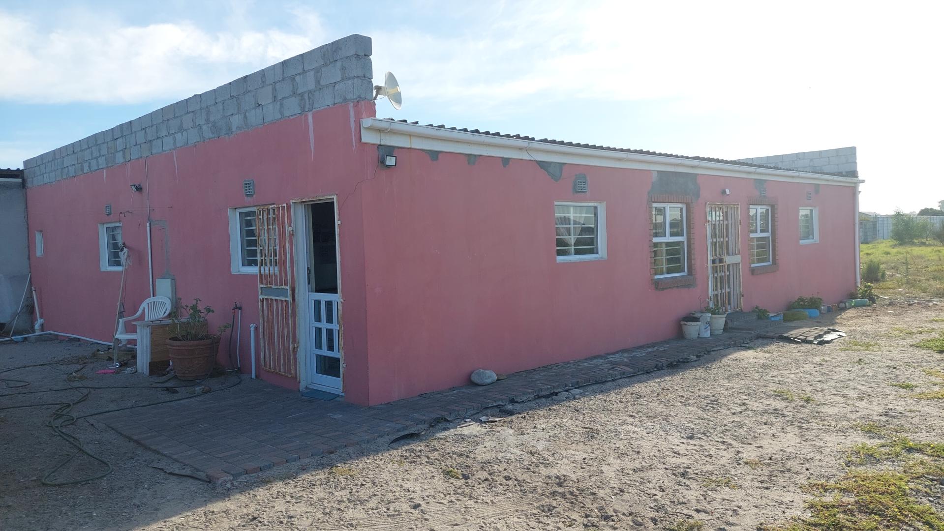 3 Bedroom House for sale in Schaapkraal P24114227697