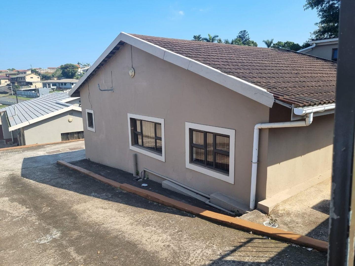 2 Bedroom House to rent in Montclair P24114227962