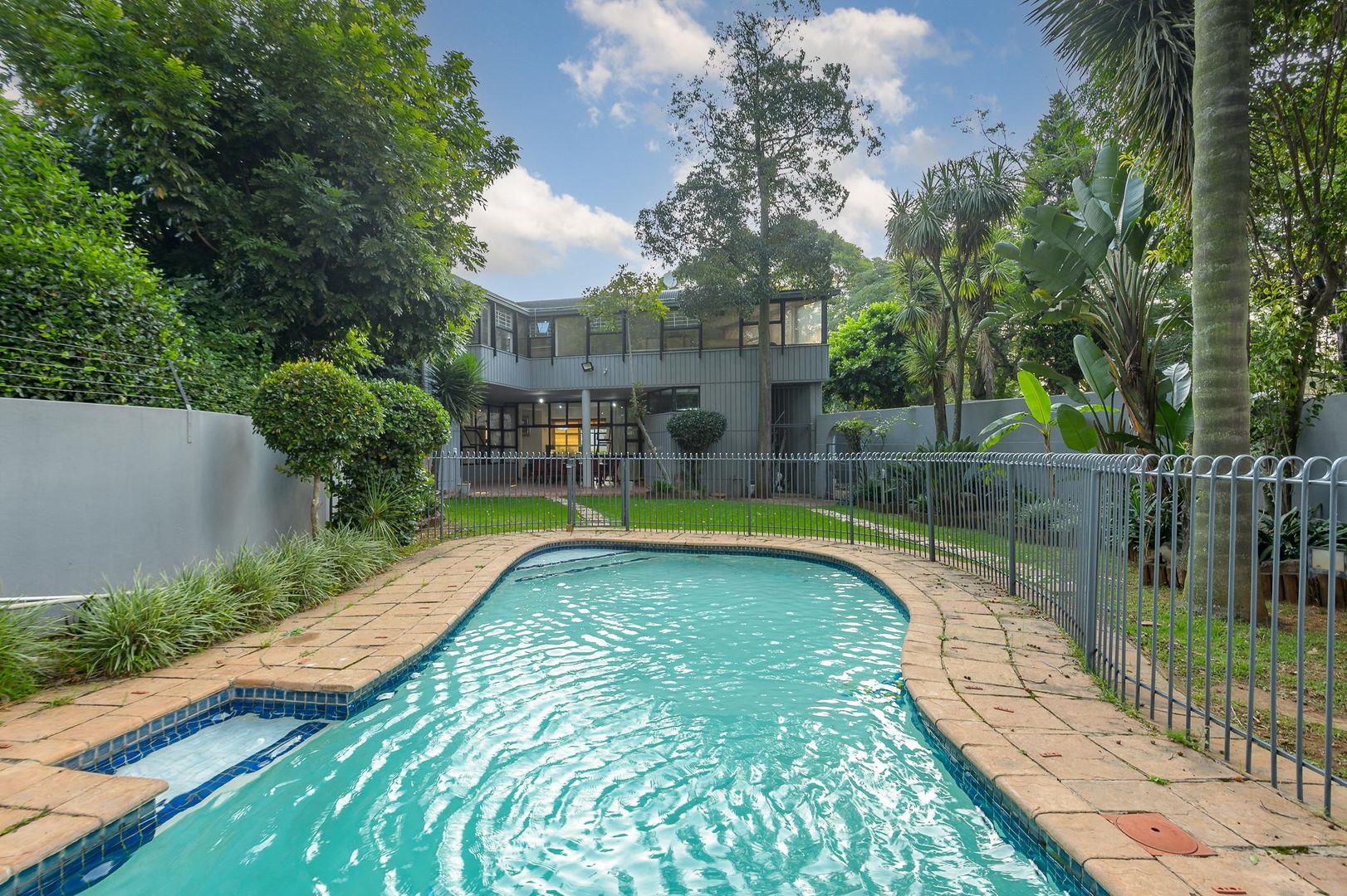 3 Bedroom House for sale in Orchards P24114106392