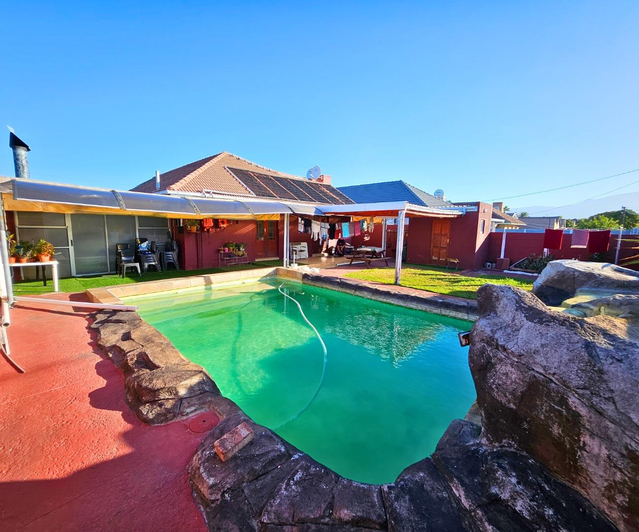 3 Bedroom House for sale in Southfield P24114228540