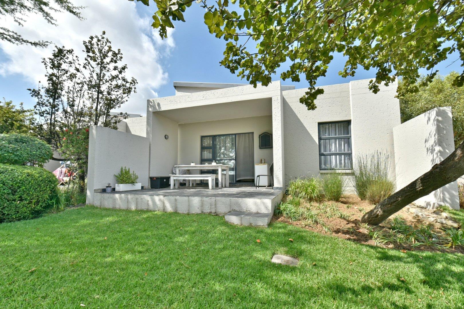 3 Bedroom Townhouse for sale in Jackal Creek Golf Estate P24114229120