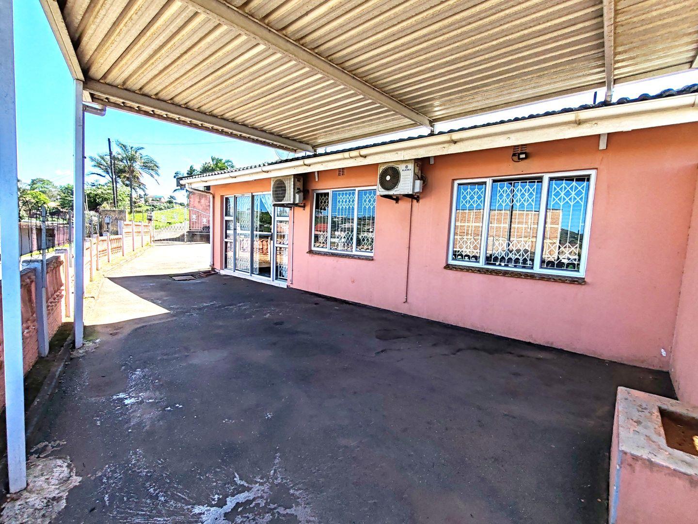 3 Bedroom Apartment / flat for sale in Lotus Park P24114230214