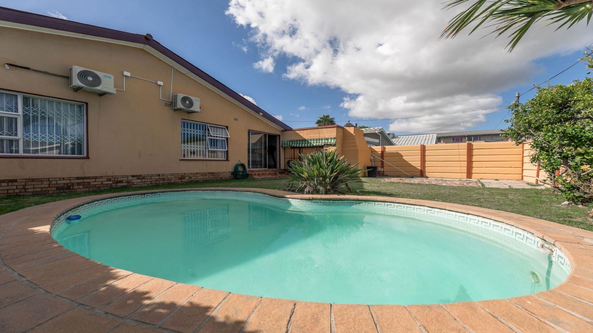 3 Bedroom House for sale in Vasco Estate 175 De Villiers Street P24