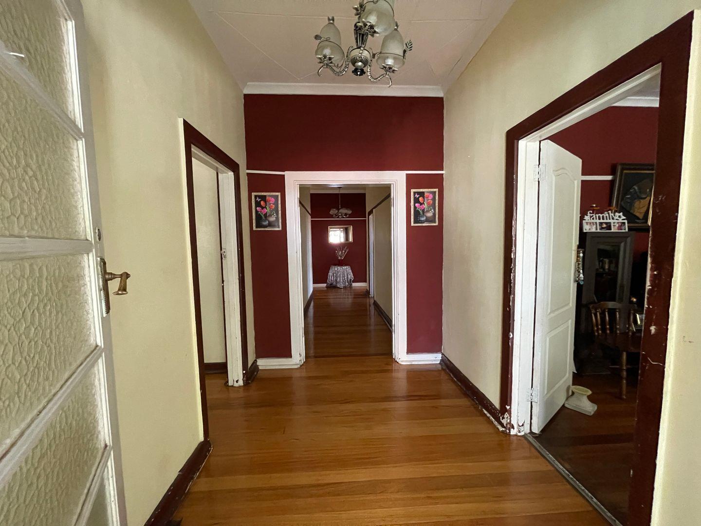 3 Bedroom House for sale in Uitenhage Upper Central 3 De Villiers