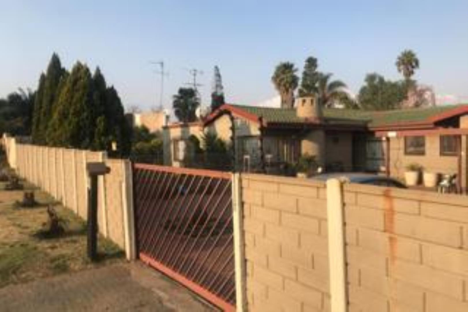 Lambton Gardens Property Property and houses to rent in Lambton