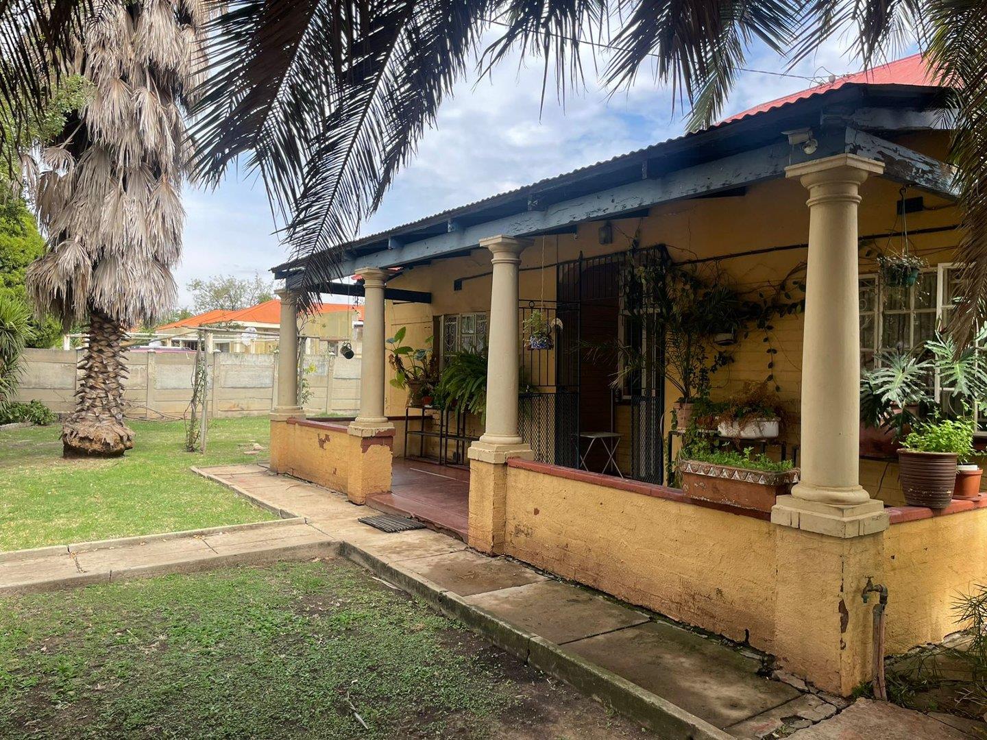 2 Bedroom House for sale in Vereeniging Central P24114233312