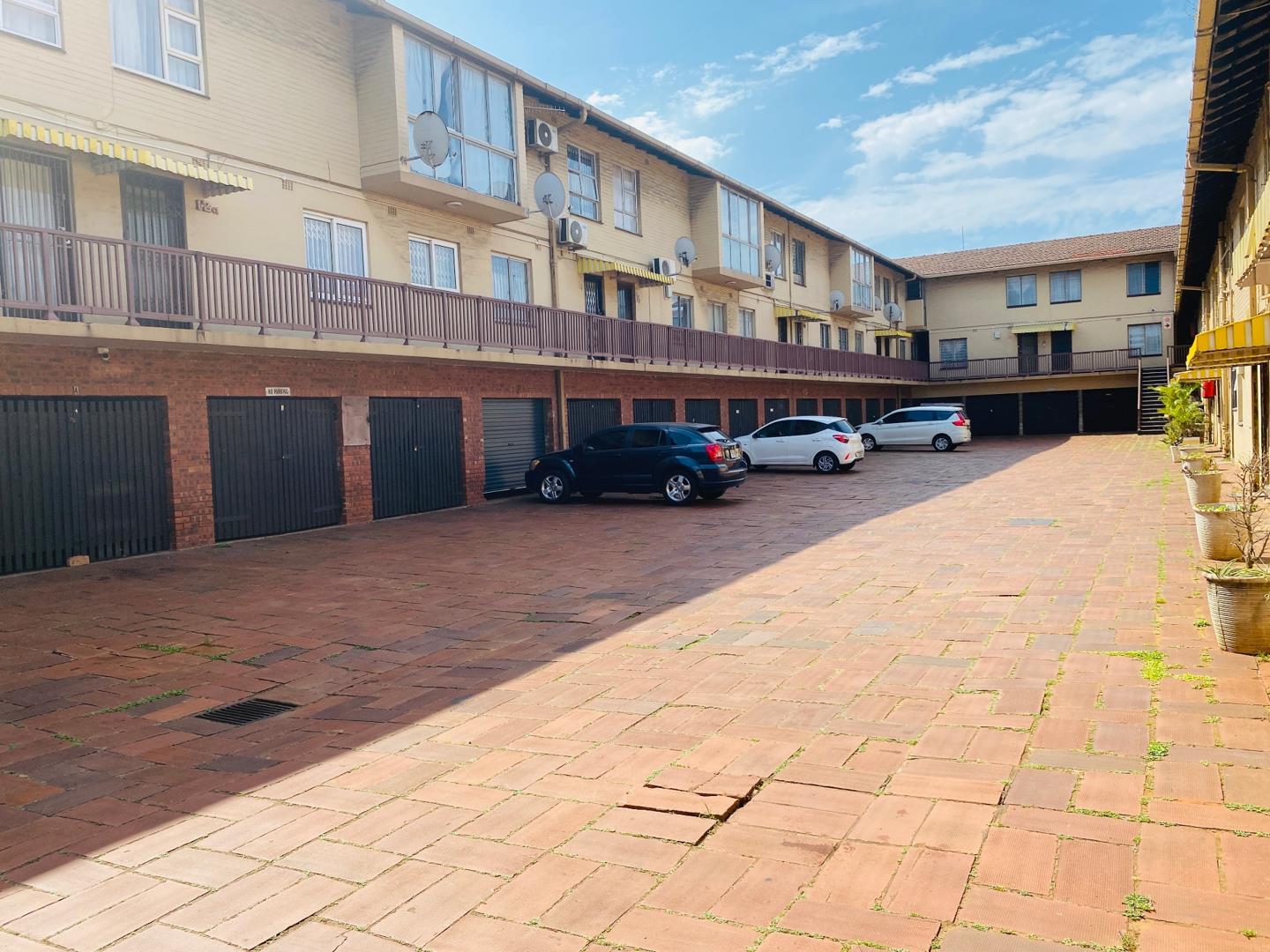 Montclair, Durban Property Townhouses to rent in Montclair, Durban