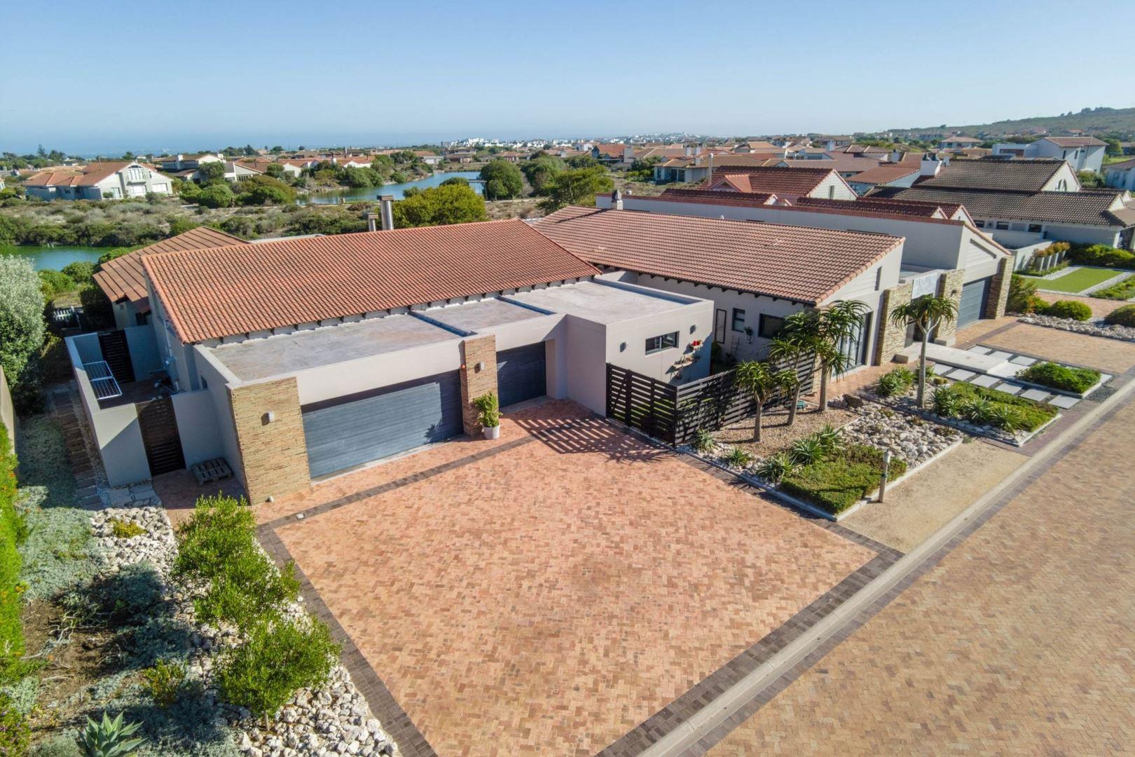 4 Bedroom House for sale in Langebaan Country Estate P24112847103