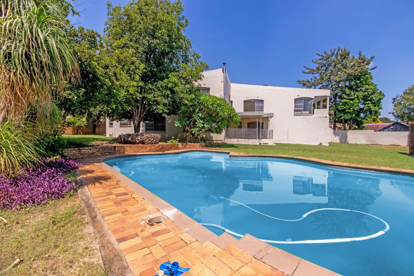 4 Bedroom House for sale in Malanshof P24114234284