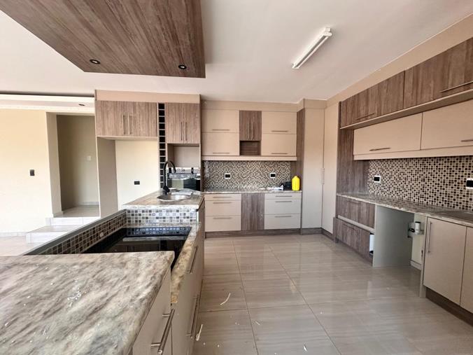 3 Bedroom House for Sale in Rocky Crest