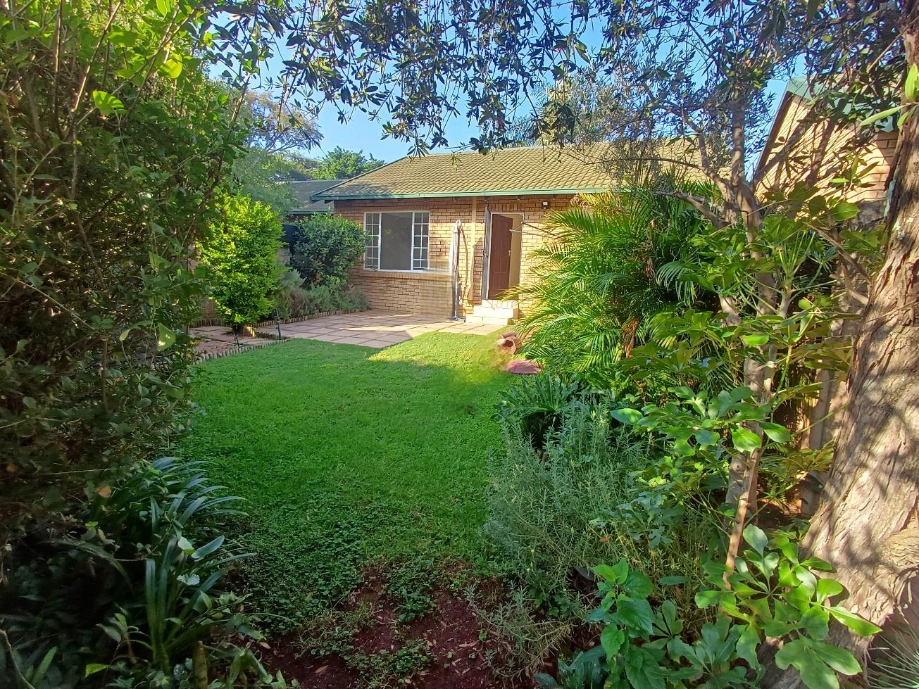 2 Bedroom Townhouse for sale in Wapadrand P24114231629