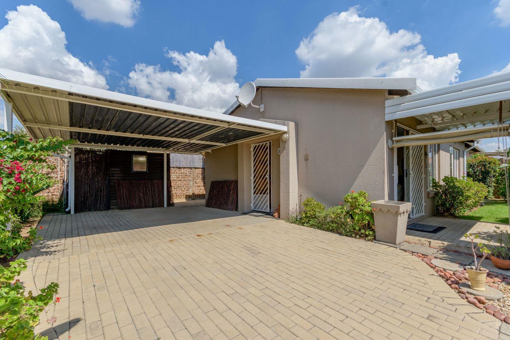 Townhouses for sale in Edenvale Edenvale Property