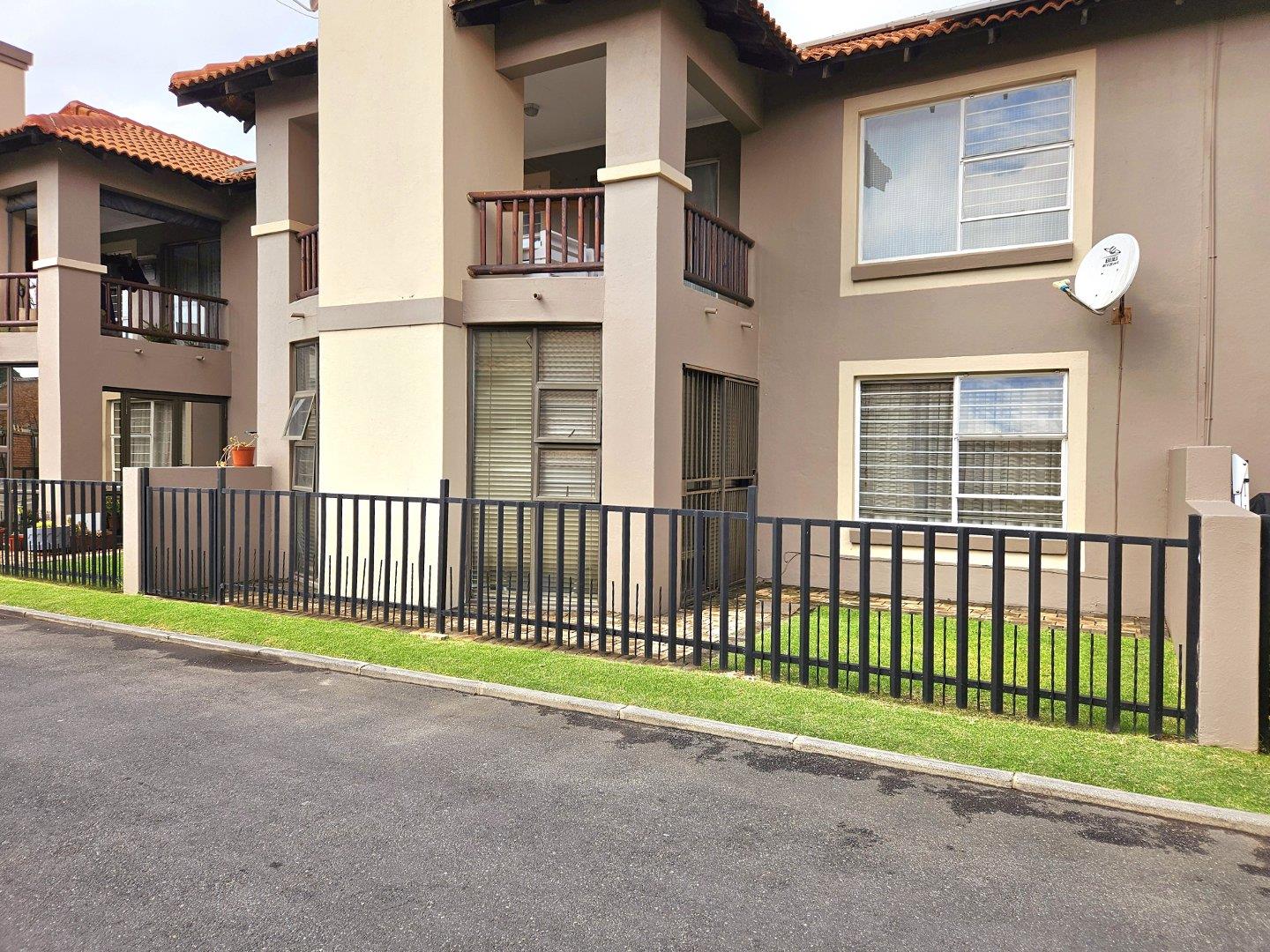 2 Bedroom Apartment / flat for sale in Van Dyk Park P24114237827