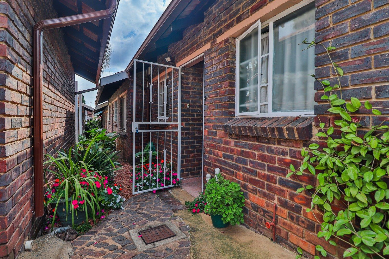 Allen Grove Property Property and houses for sale in Allen Grove