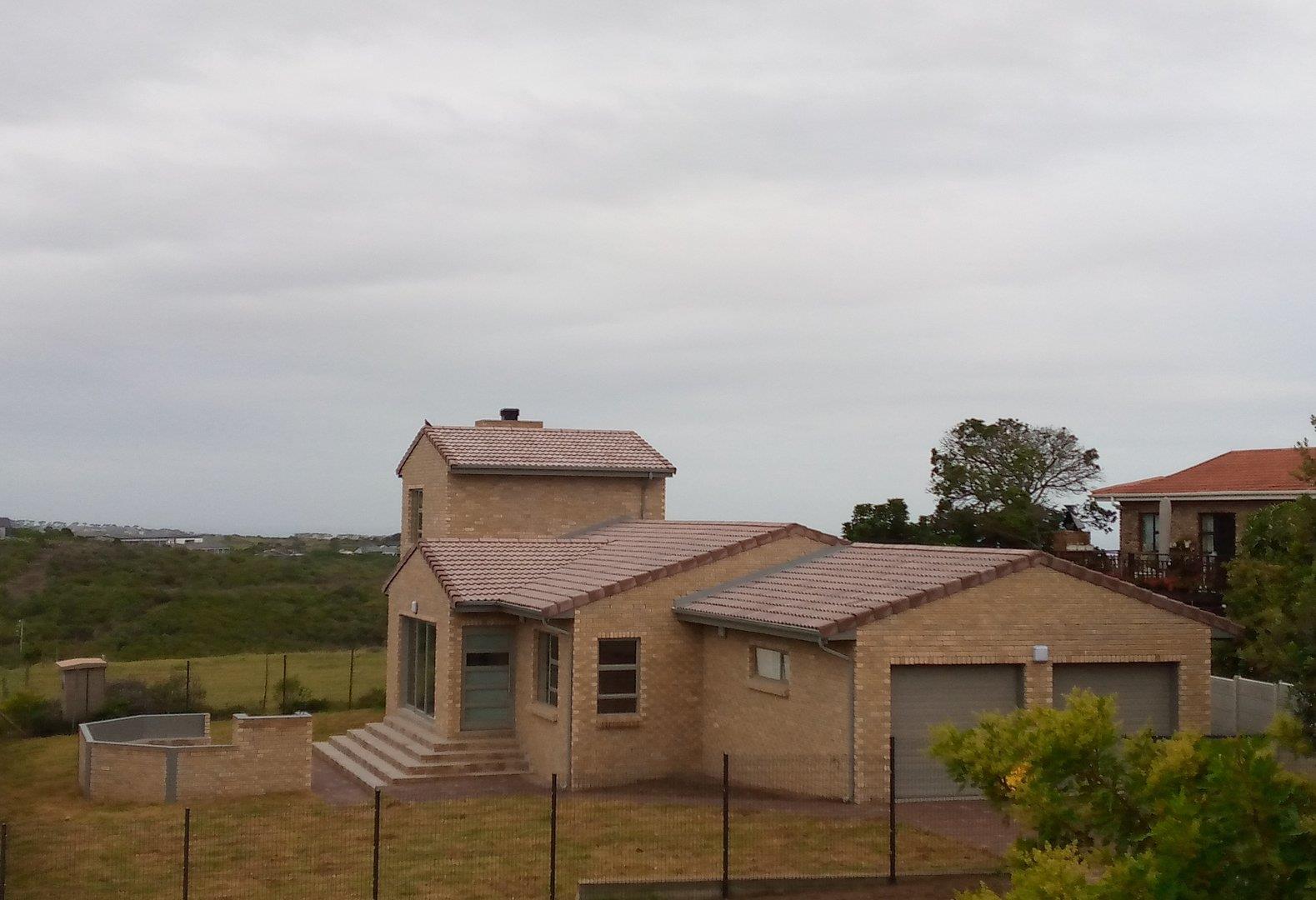 House for sale in Herolds Bay P24114242049