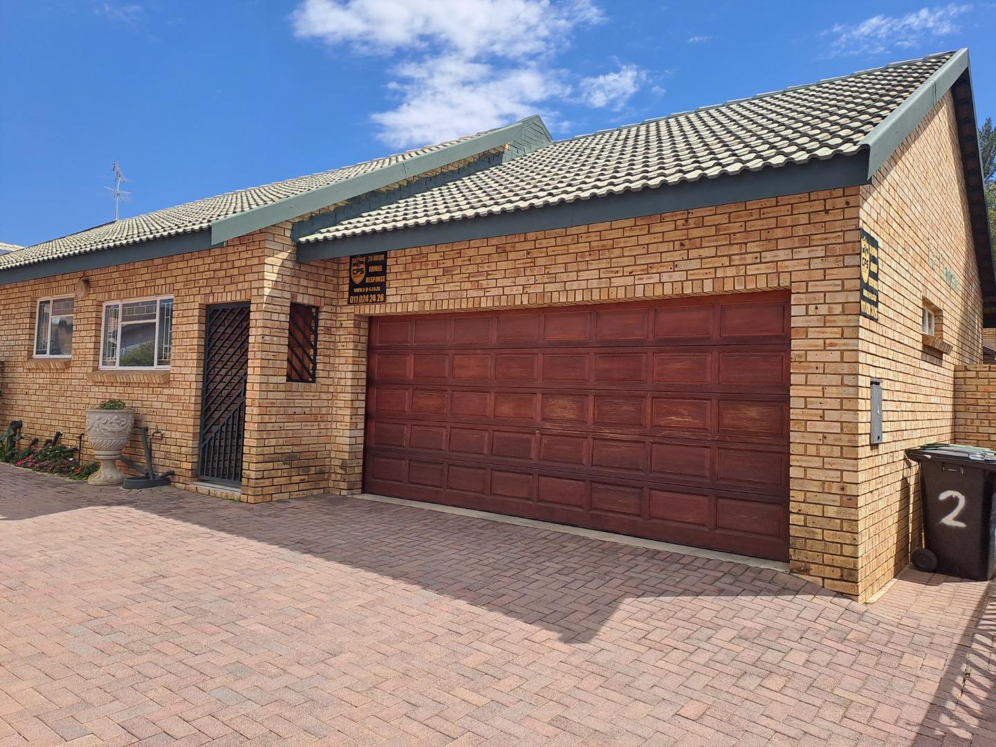 4 Bedroom House for sale in New Redruth 46 Albany Street P24114242107