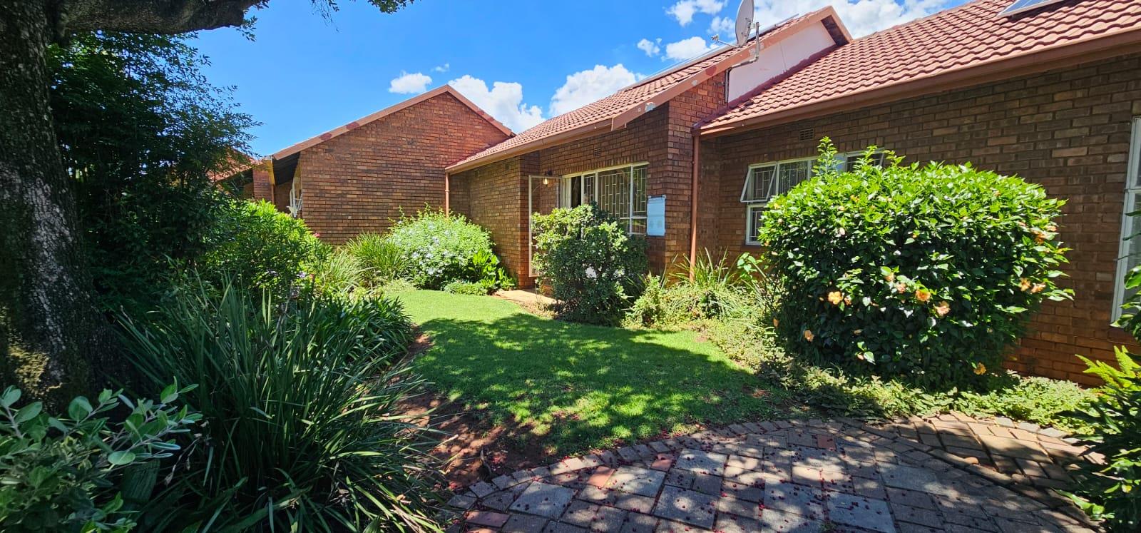 2 Bedroom Townhouse for sale in Birchleigh North 8 Corte Castillo ,10