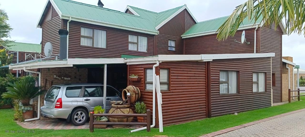 3 Bedroom House for sale in Hartenbos Central P24114243362