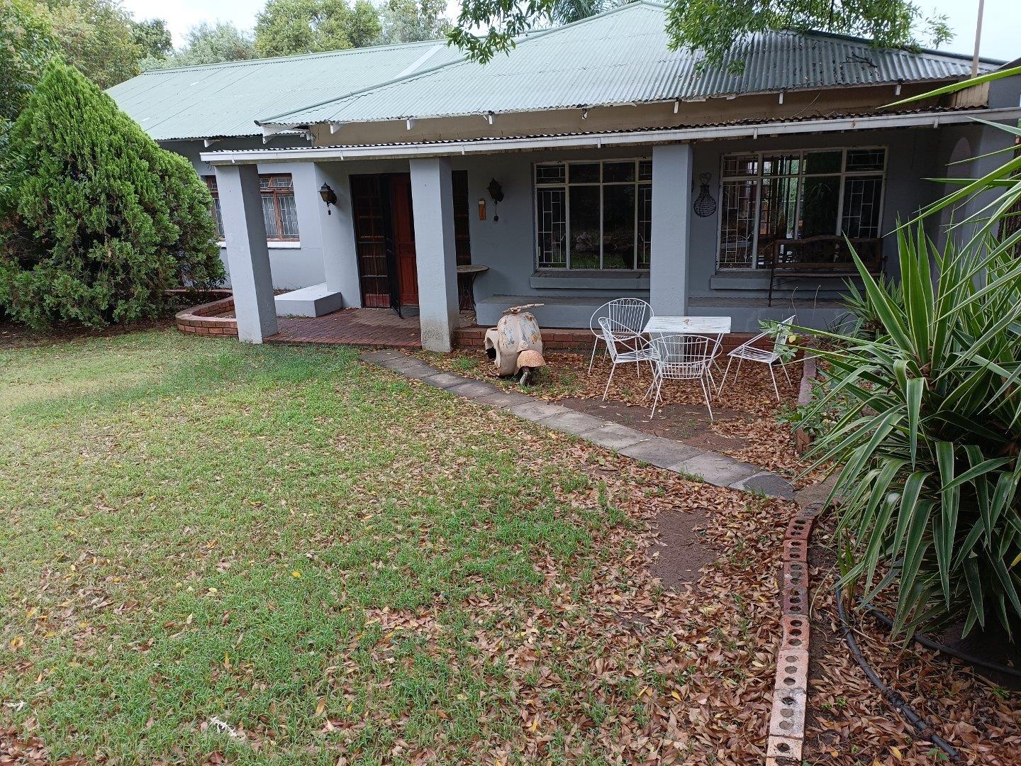 3 Bedroom House for sale in Noordhoek P24114245814