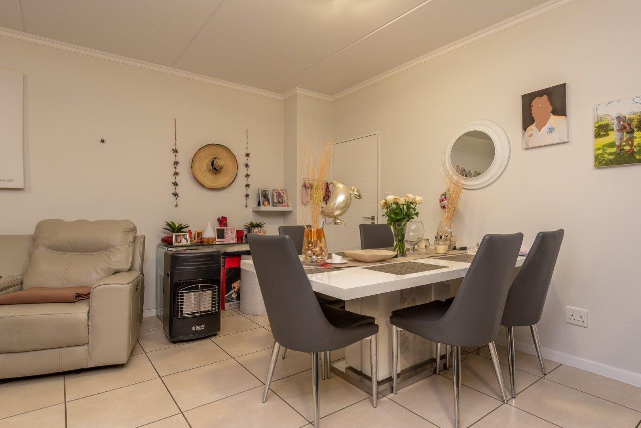 3 Bedroom Apartment / flat to rent in Olivedale P24114413859