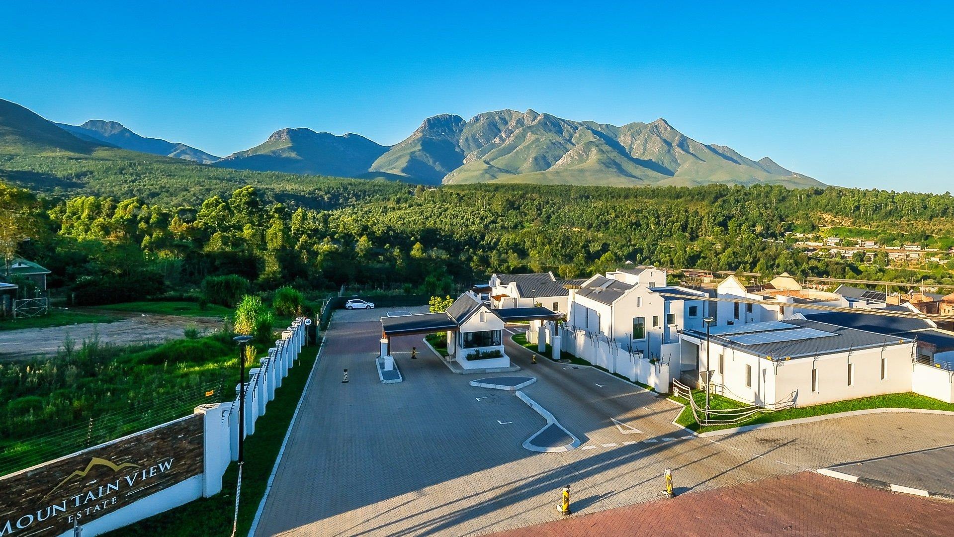 3 Bedroom House for sale in Mountain View Estate Erf 4101 P24113323124