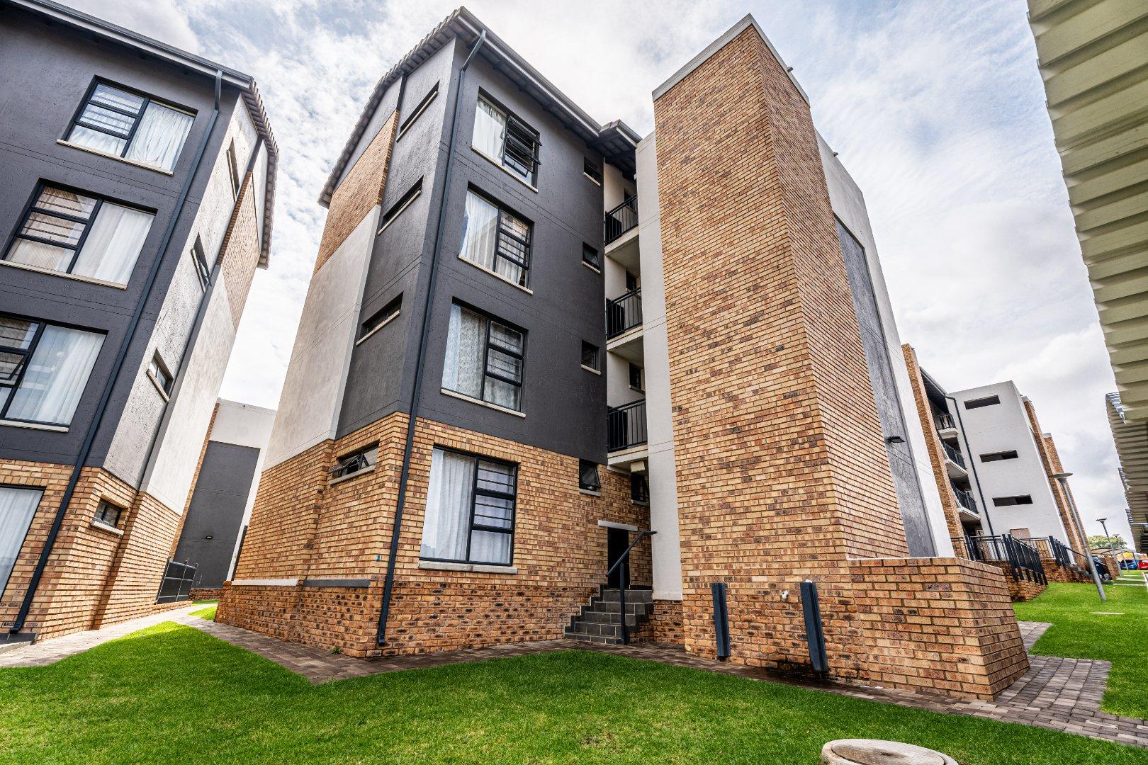 2 Bedroom Apartment / flat for sale in Amberfield 330 The Madison