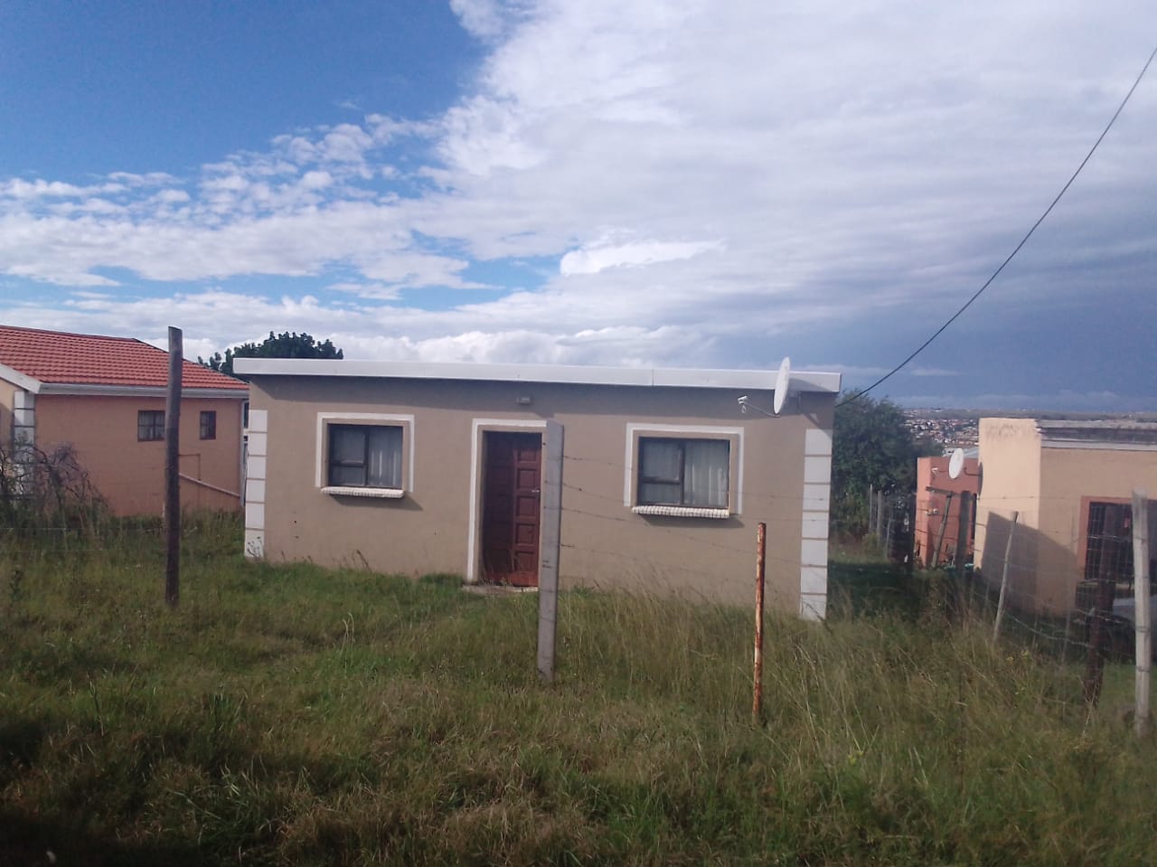 2 Bedroom House for sale in Sweetwaters P24114247947