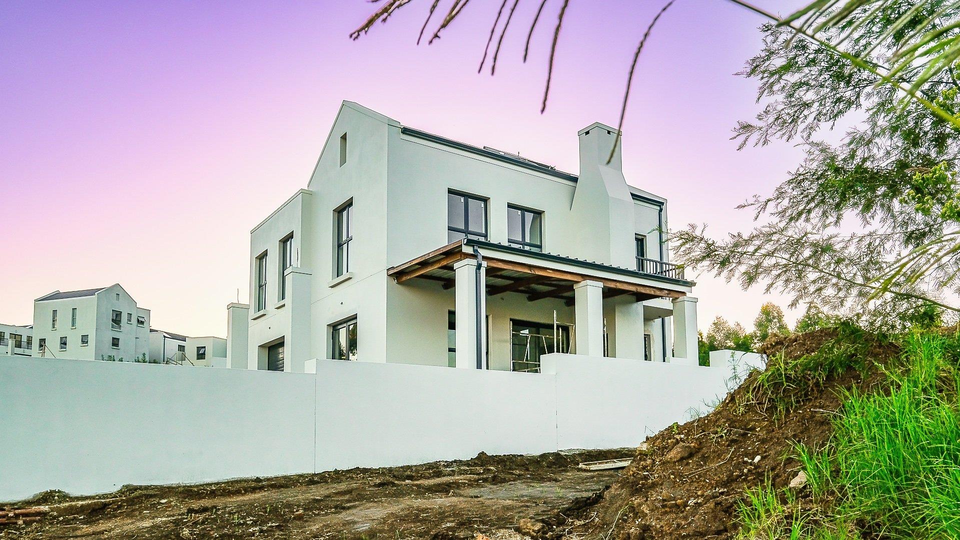 3 Bedroom House for sale in Blanco Erf 4103 P24113064437