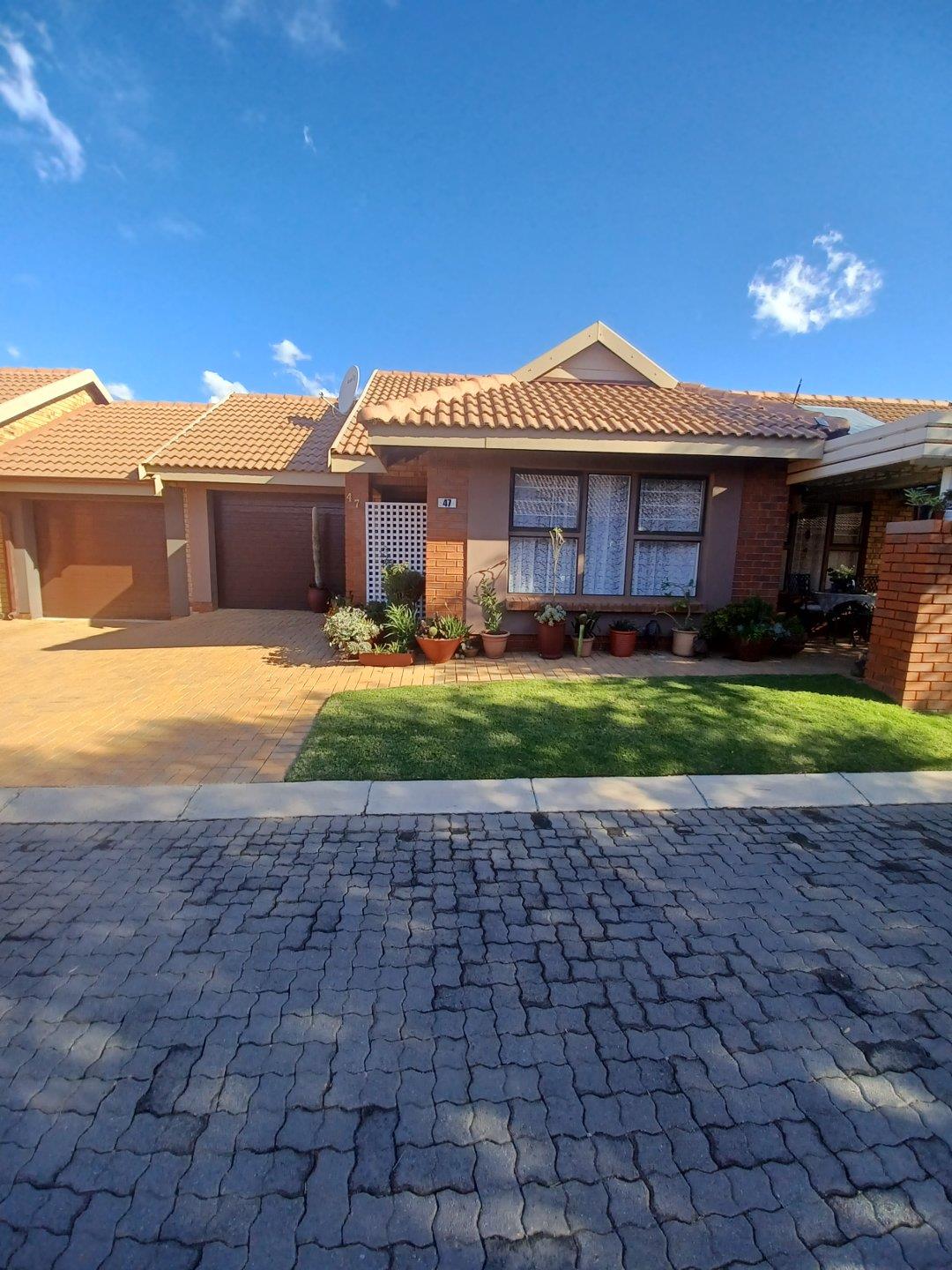 2 Bedroom House for sale in Montana Tuine P24114250126