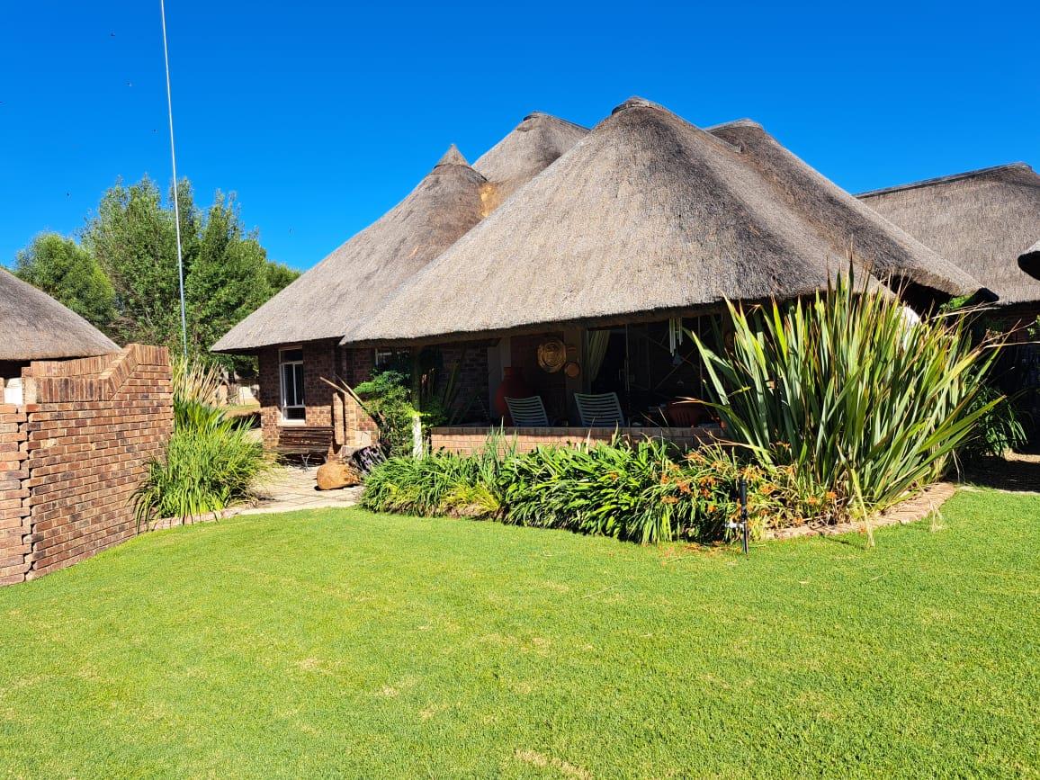 2 Bedroom House for sale in Christiana B3 Rob Ferreira Aftree Oort P24114250506