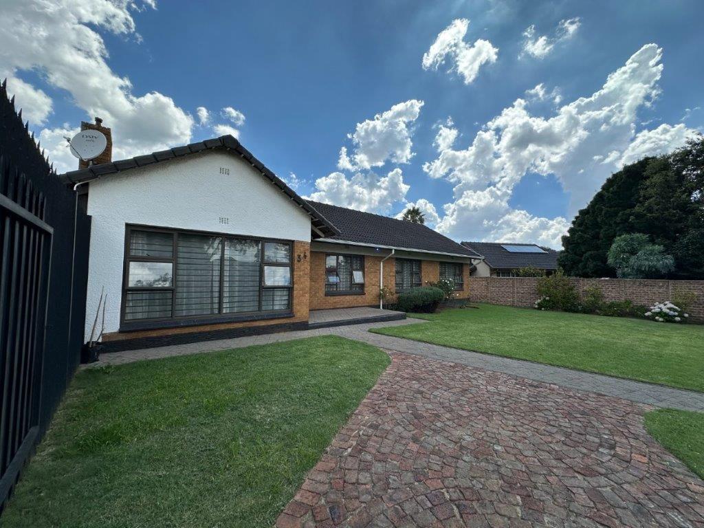 5 Bedroom House for sale in Robertsham 34 Lisbon Avenue P24114250543