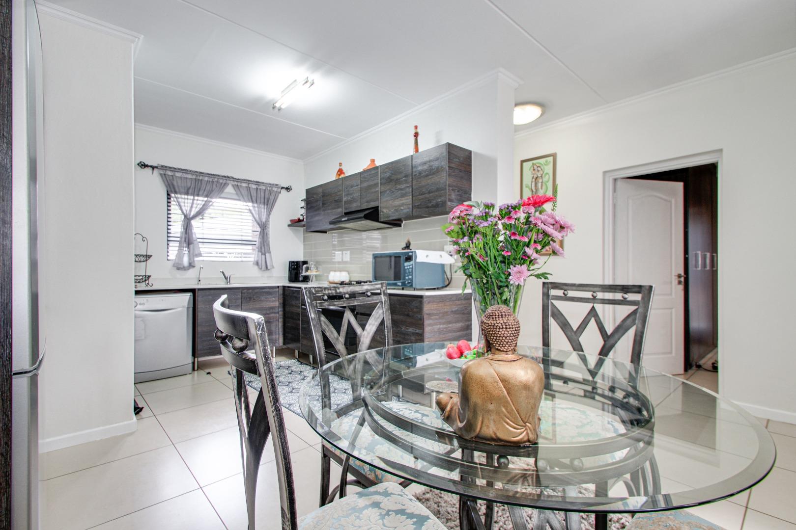 3 Bedroom Apartment / flat for sale in Fourways 288 Ss THE William, 1