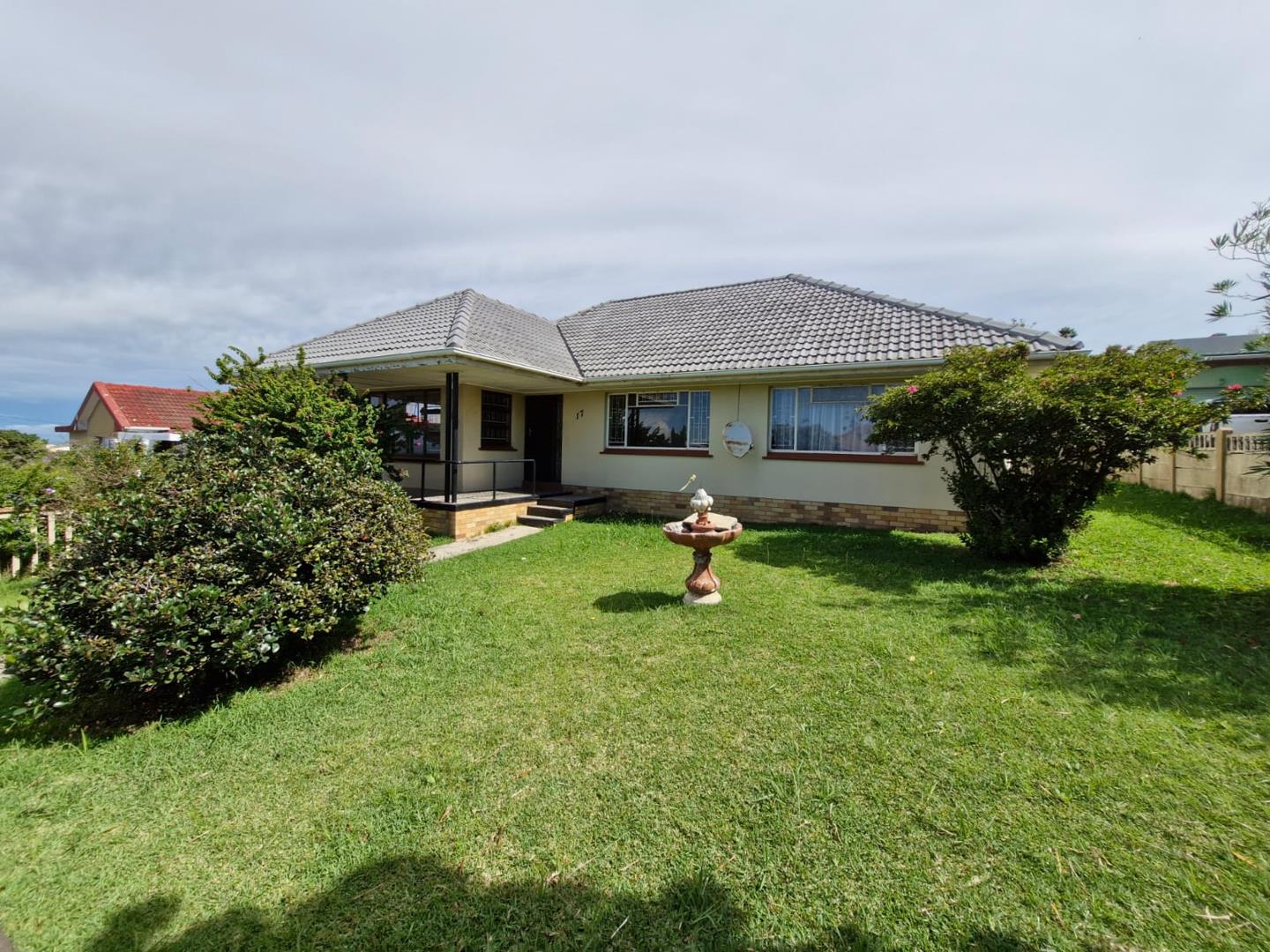 2 Bedroom House for sale in Sunnyridge P24114252034