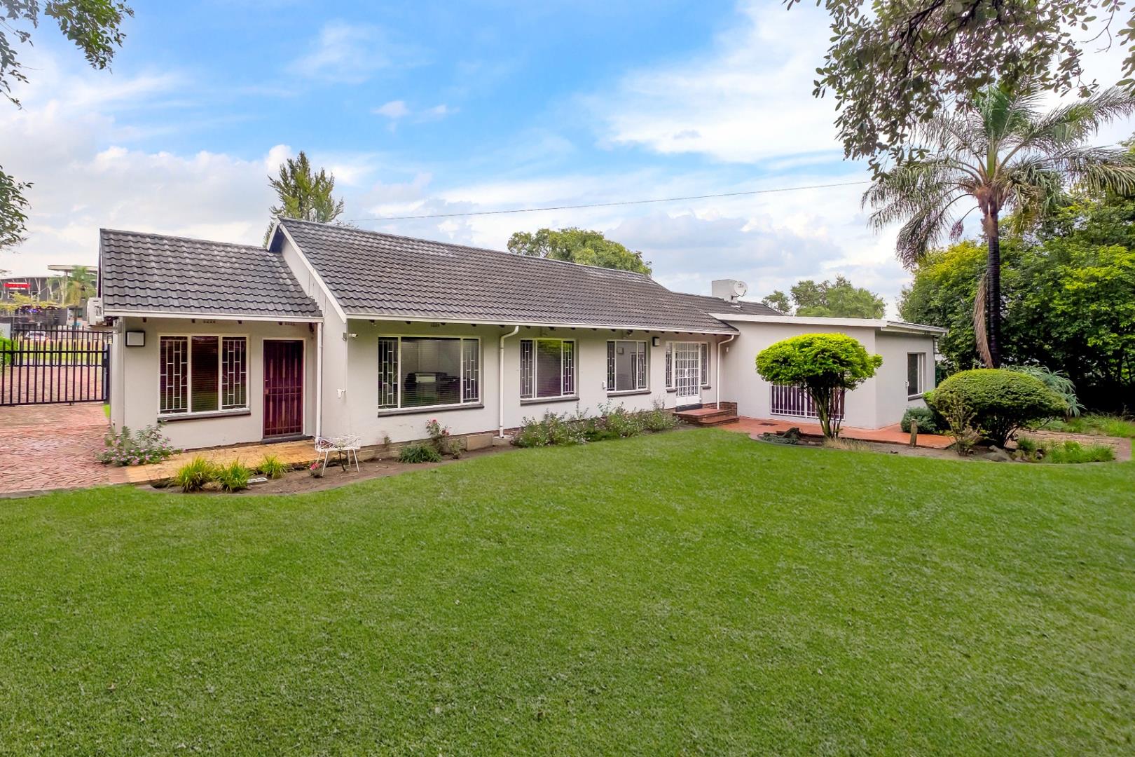 4 Bedroom House for sale in Northcliff 139 Weltevreden Road P24