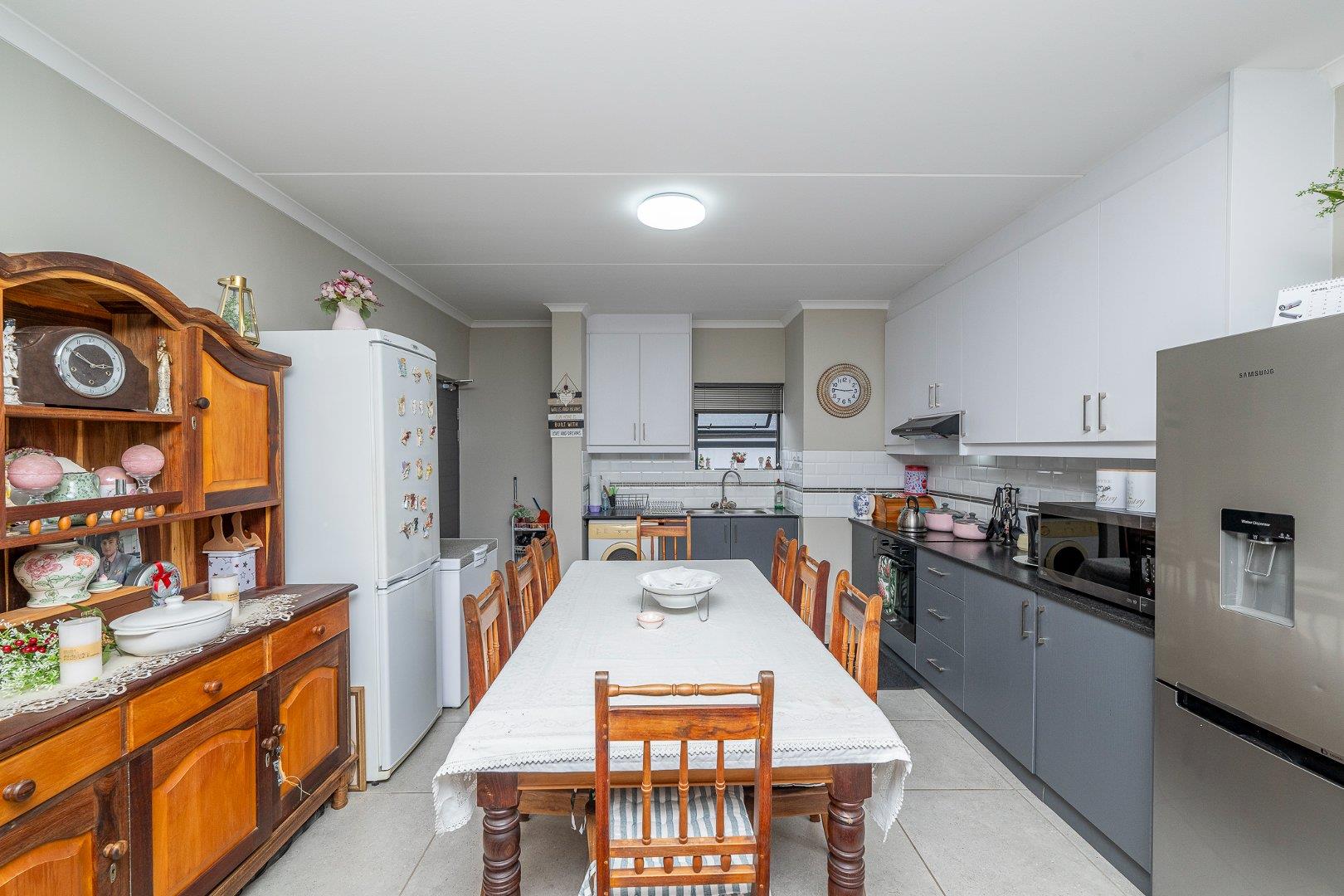 2 Bedroom Apartment / flat for sale in Brackenfell South 78 Kruispad