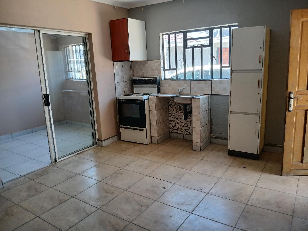 2 Bedroom House to rent in Regents Park P24114253203